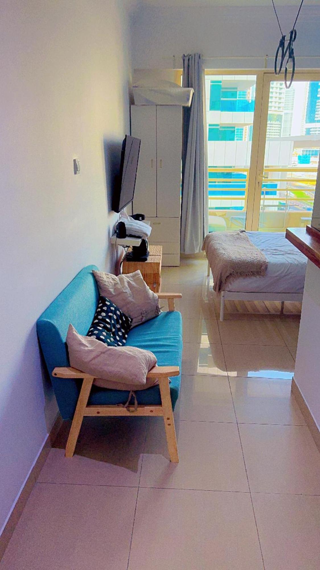 Aesthetic Blue On Marina Walk Apartment Dubai